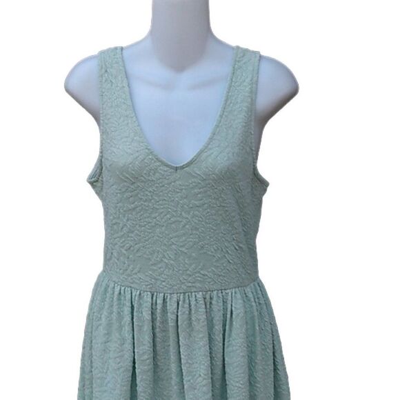 Everly Mint Green Textured Sleeveless Dress - Picture 5 of 9